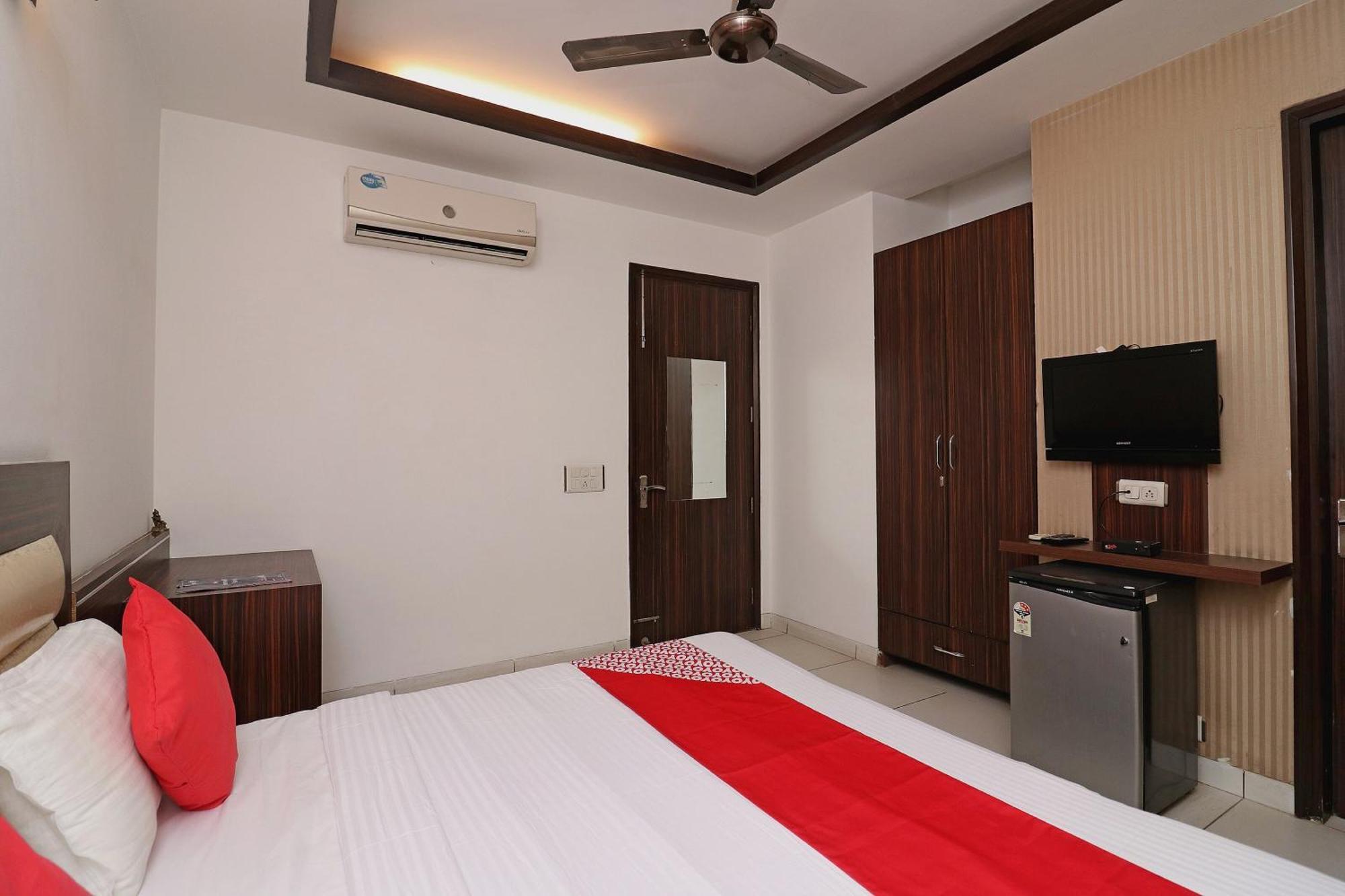 OYO 26868 Wonderland Inn Gurgaon Exterior foto